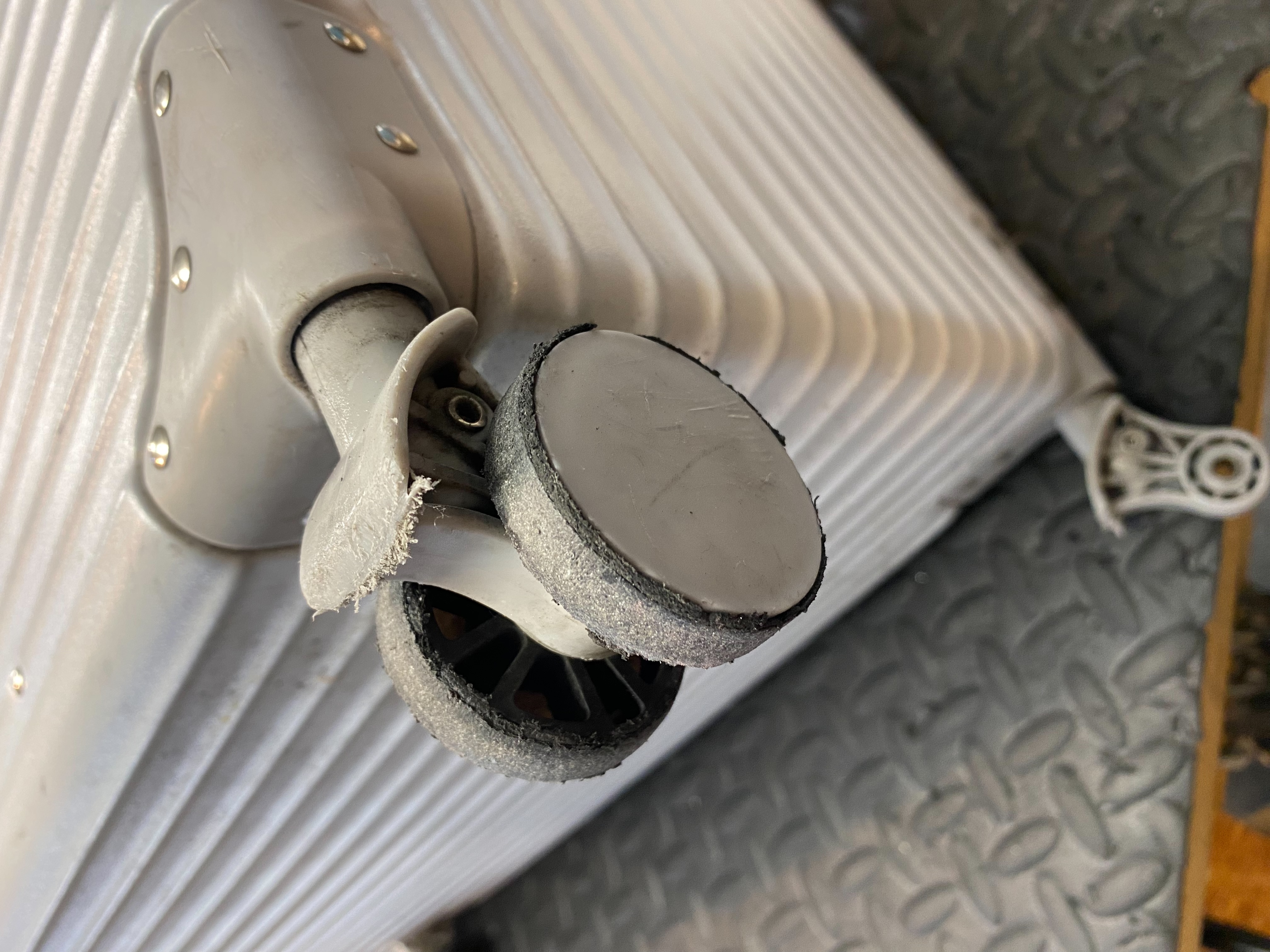 双輪4か所交換のビフォー