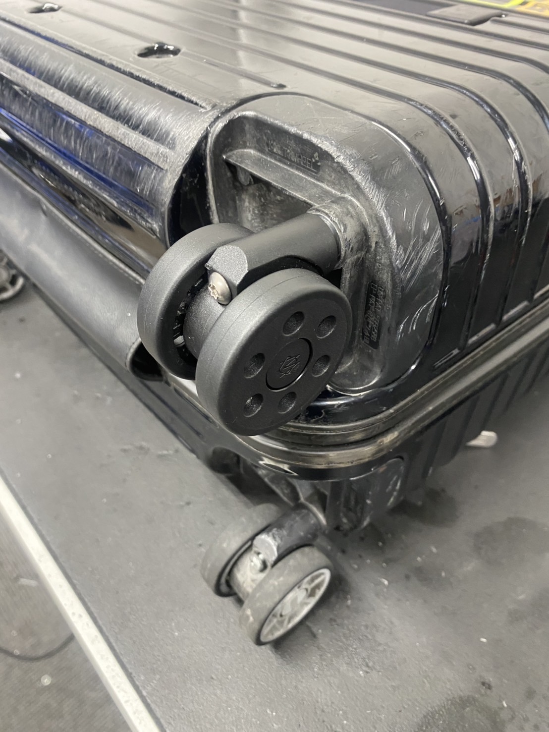 修理後の仕上がり例（リモワ純正）